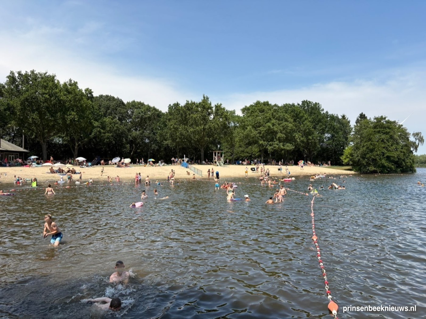 Mooi seizoen zwembad De Kuil