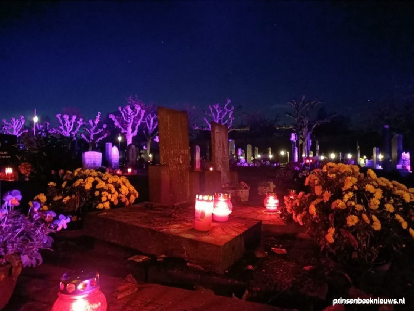 Lichtjesavond Allerzielen op begraafplaats