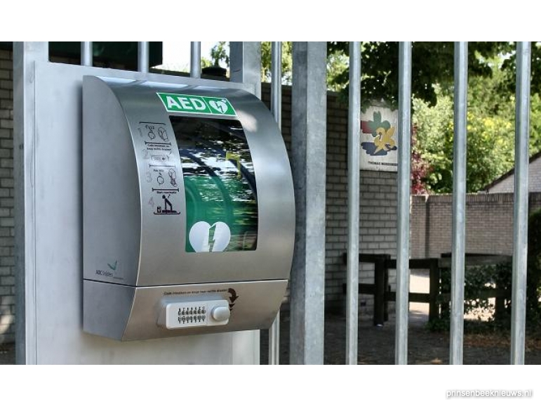 Beheer AED kost buurtvereniging geld Prinsenbeeknieuws