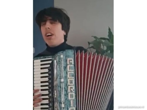 (Foto: van Facebook Mos Mosqueira)